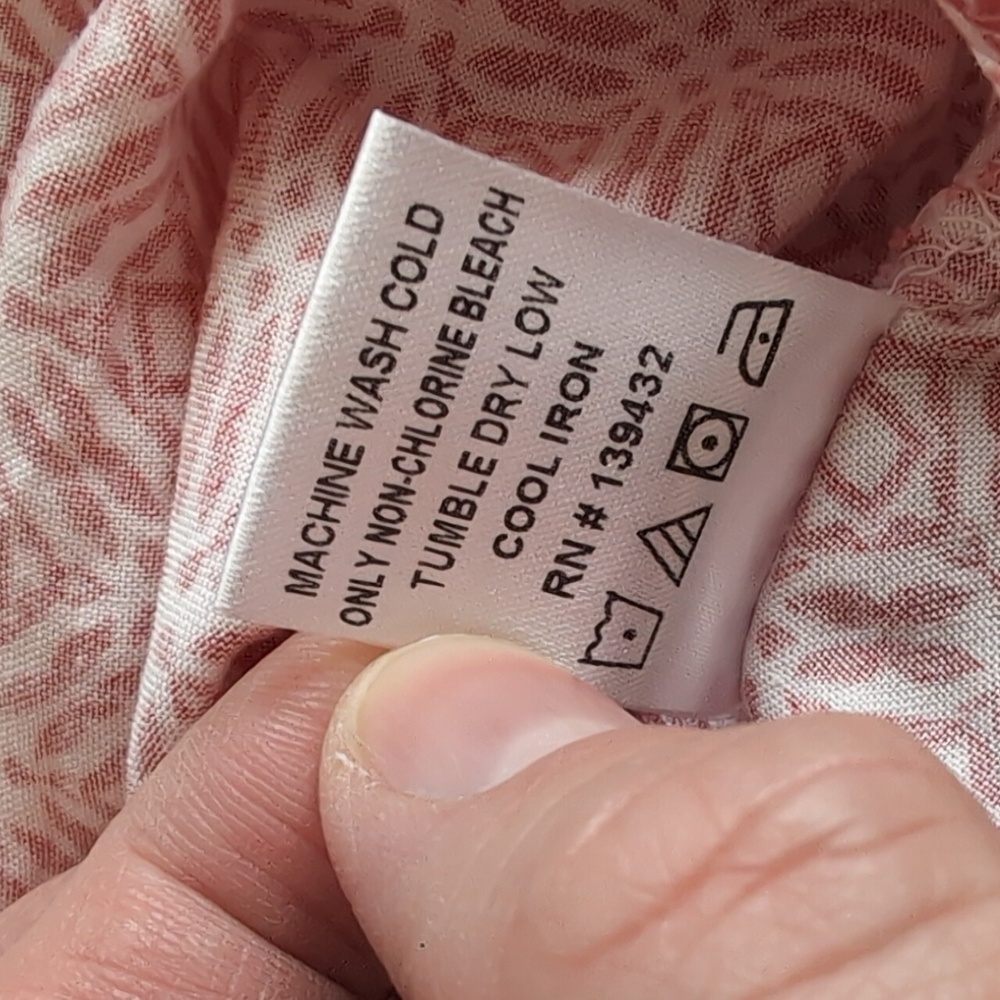 Maternity Sleeveless Blouse - Picture 4 of 5